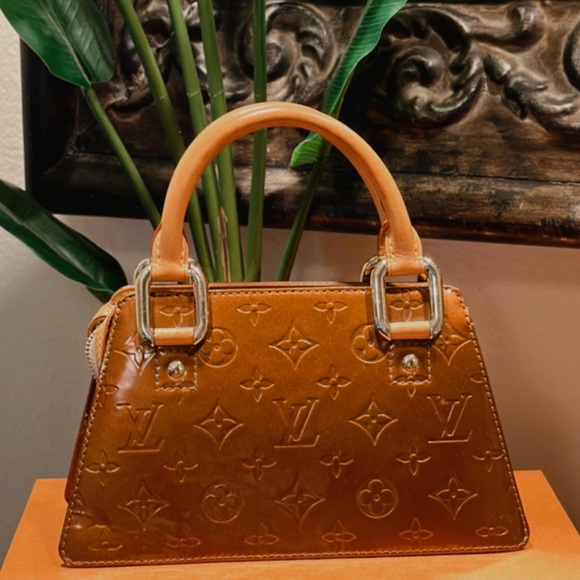 Louis Vuitton Handbags - 💯% Authentic Louis Vuitton Vernis Mini Forsyth Bronze✨